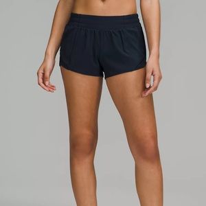 LULULEMON HOTTY HOT LOW-RISE LINED SHORT 2.5–TRUE NAVY